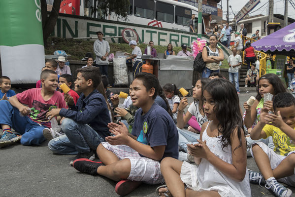 Día del Cliente en San Cristobal
Día del Cliente en San Cristobal
Fecha: Marzo 24 de 2018
Para descargar esta fotografía en alta resolución, haga clic sobre la imagen hasta que la misma se despliegue en la pantalla completa; luego dé clic derecho y elija la opción "guardar imagen como". 
En caso de publicación por cualquier medio, solicitamos acompañarla del crédito: "Foto EPM"
Palabras clave: Día Cliente San Cristobal