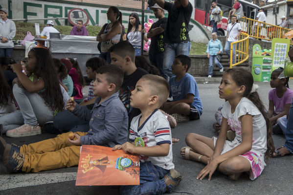 Día del Cliente en San Cristobal
Día del Cliente en San Cristobal
Fecha: Marzo 24 de 2018
Para descargar esta fotografía en alta resolución, haga clic sobre la imagen hasta que la misma se despliegue en la pantalla completa; luego dé clic derecho y elija la opción "guardar imagen como". 
En caso de publicación por cualquier medio, solicitamos acompañarla del crédito: "Foto EPM"
Palabras clave: Día Cliente San Cristobal