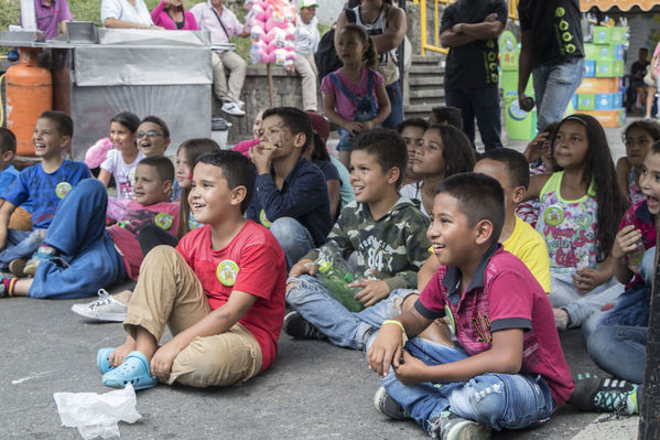 Día del Cliente en San Cristobal
Día del Cliente en San Cristobal
Fecha: Marzo 24 de 2018
Para descargar esta fotografía en alta resolución, haga clic sobre la imagen hasta que la misma se despliegue en la pantalla completa; luego dé clic derecho y elija la opción "guardar imagen como". 
En caso de publicación por cualquier medio, solicitamos acompañarla del crédito: "Foto EPM"
Palabras clave: Día Cliente San Cristobal