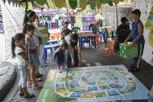 Día del Cliente en San Cristobal
Día del Cliente en San Cristobal
Fecha: Marzo 24 de 2018
Para descargar esta fotografía en alta resolución, haga clic sobre la imagen hasta que la misma se despliegue en la pantalla completa; luego dé clic derecho y elija la opción "guardar imagen como". 
En caso de publicación por cualquier medio, solicitamos acompañarla del crédito: "Foto EPM"
Palabras clave: Día Cliente San Cristobal