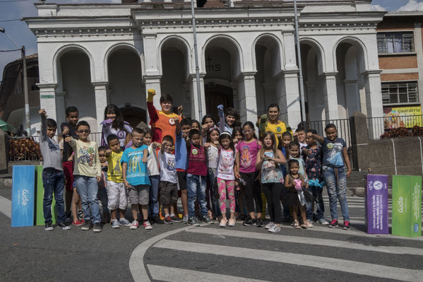 Día del Cliente en San Cristobal
Día del Cliente en San Cristobal
Fecha: Marzo 24 de 2018
Para descargar esta fotografía en alta resolución, haga clic sobre la imagen hasta que la misma se despliegue en la pantalla completa; luego dé clic derecho y elija la opción "guardar imagen como". 
En caso de publicación por cualquier medio, solicitamos acompañarla del crédito: "Foto EPM"
Palabras clave: Día Cliente San Cristobal