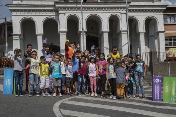 Día del Cliente en San Cristobal
Día del Cliente en San Cristobal
Fecha: Marzo 24 de 2018
Para descargar esta fotografía en alta resolución, haga clic sobre la imagen hasta que la misma se despliegue en la pantalla completa; luego dé clic derecho y elija la opción "guardar imagen como". 
En caso de publicación por cualquier medio, solicitamos acompañarla del crédito: "Foto EPM"
Palabras clave: Día Cliente San Cristobal