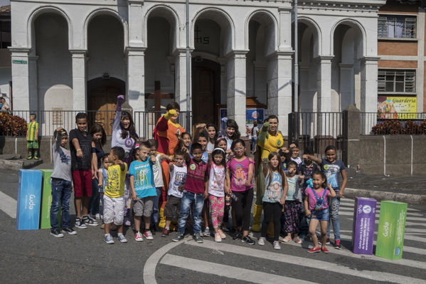 Día del Cliente en San Cristobal
Día del Cliente en San Cristobal
Fecha: Marzo 24 de 2018
Para descargar esta fotografía en alta resolución, haga clic sobre la imagen hasta que la misma se despliegue en la pantalla completa; luego dé clic derecho y elija la opción "guardar imagen como". 
En caso de publicación por cualquier medio, solicitamos acompañarla del crédito: "Foto EPM"
Palabras clave: Día Cliente San Cristobal