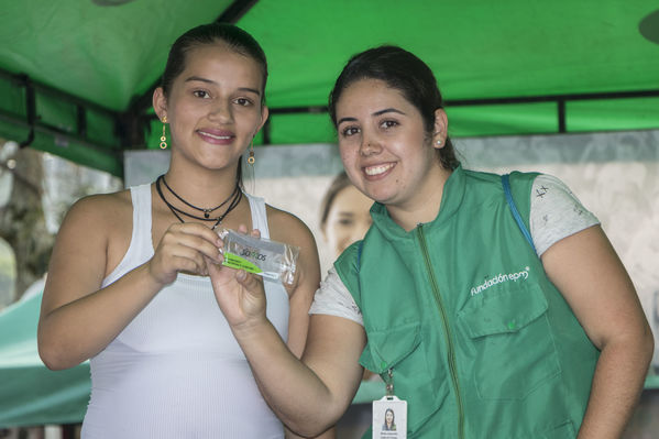 Día del Cliente en San Cristobal
Día del Cliente en San Cristobal
Fecha: Marzo 24 de 2018
Para descargar esta fotografía en alta resolución, haga clic sobre la imagen hasta que la misma se despliegue en la pantalla completa; luego dé clic derecho y elija la opción "guardar imagen como". 
En caso de publicación por cualquier medio, solicitamos acompañarla del crédito: "Foto EPM"
Palabras clave: Día Cliente San Cristobal