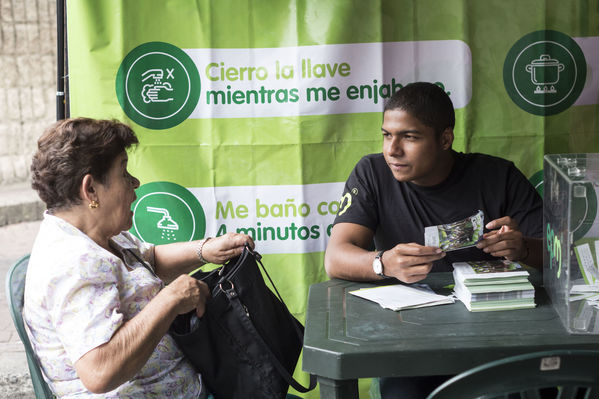 Día del Cliente en San Cristobal
Día del Cliente en San Cristobal
Fecha: Marzo 24 de 2018
Para descargar esta fotografía en alta resolución, haga clic sobre la imagen hasta que la misma se despliegue en la pantalla completa; luego dé clic derecho y elija la opción "guardar imagen como". 
En caso de publicación por cualquier medio, solicitamos acompañarla del crédito: "Foto EPM"
Palabras clave: Día Cliente San Cristobal