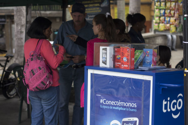 Día del Cliente en San Cristobal
Día del Cliente en San Cristobal
Fecha: Marzo 24 de 2018
Para descargar esta fotografía en alta resolución, haga clic sobre la imagen hasta que la misma se despliegue en la pantalla completa; luego dé clic derecho y elija la opción "guardar imagen como". 
En caso de publicación por cualquier medio, solicitamos acompañarla del crédito: "Foto EPM"
Palabras clave: Día Cliente San Cristobal