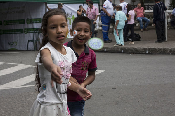 Día del Cliente en San Cristobal
Día del Cliente en San Cristobal
Fecha: Marzo 24 de 2018
Para descargar esta fotografía en alta resolución, haga clic sobre la imagen hasta que la misma se despliegue en la pantalla completa; luego dé clic derecho y elija la opción "guardar imagen como". 
En caso de publicación por cualquier medio, solicitamos acompañarla del crédito: "Foto EPM"
Palabras clave: Día Cliente San Cristobal