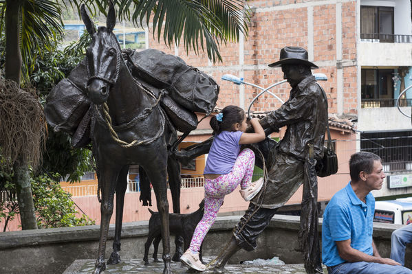 Día del Cliente en San Cristobal
Día del Cliente en San Cristobal
Fecha: Marzo 24 de 2018
Para descargar esta fotografía en alta resolución, haga clic sobre la imagen hasta que la misma se despliegue en la pantalla completa; luego dé clic derecho y elija la opción "guardar imagen como". 
En caso de publicación por cualquier medio, solicitamos acompañarla del crédito: "Foto EPM"
Palabras clave: Día Cliente San Cristobal