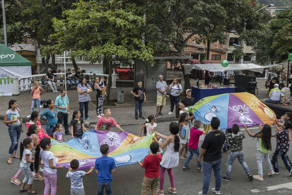 Día del Cliente en San Cristobal
Día del Cliente en San Cristobal
Fecha: Marzo 24 de 2018
Para descargar esta fotografía en alta resolución, haga clic sobre la imagen hasta que la misma se despliegue en la pantalla completa; luego dé clic derecho y elija la opción "guardar imagen como". 
En caso de publicación por cualquier medio, solicitamos acompañarla del crédito: "Foto EPM"
Palabras clave: Día Cliente San Cristobal