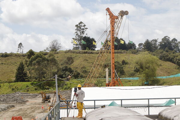 Visita obras Planta Tranvia Rionegro
Para descargar esta fotografía en alta resolución, haga clic sobre la imagen hasta que la misma se despliegue en la pantalla completa; luego dé clic derecho y elija la opción "guardar imagen como".
En caso de publicación por cualquier medio, solicitamos acompañarla del crédito: "Foto EPM"

Palabras clave: Visita obras Planta Tranvia Rionegro