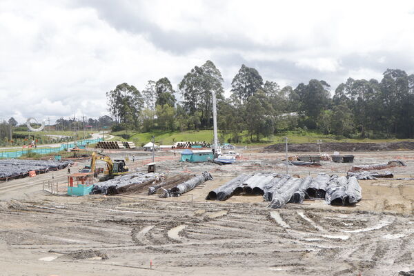 Visita obras Planta Tranvia Rionegro
Para descargar esta fotografía en alta resolución, haga clic sobre la imagen hasta que la misma se despliegue en la pantalla completa; luego dé clic derecho y elija la opción "guardar imagen como".
En caso de publicación por cualquier medio, solicitamos acompañarla del crédito: "Foto EPM"

Palabras clave: Visita obras Planta Tranvia Rionegro