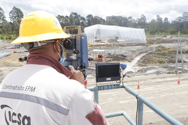 Visita obras Planta Tranvia Rionegro
Para descargar esta fotografía en alta resolución, haga clic sobre la imagen hasta que la misma se despliegue en la pantalla completa; luego dé clic derecho y elija la opción "guardar imagen como".
En caso de publicación por cualquier medio, solicitamos acompañarla del crédito: "Foto EPM"

Palabras clave: Visita obras Planta Tranvia Rionegro