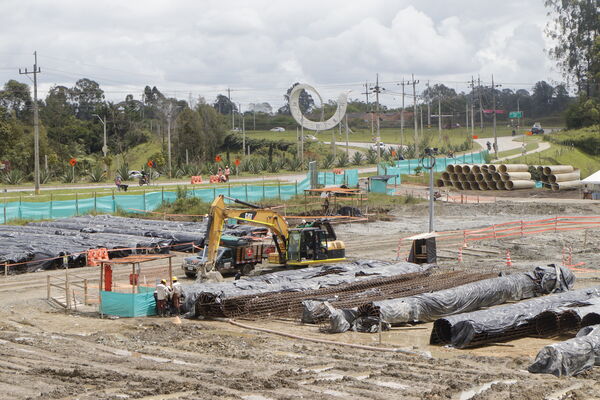 Visita obras Planta Tranvia Rionegro
Para descargar esta fotografía en alta resolución, haga clic sobre la imagen hasta que la misma se despliegue en la pantalla completa; luego dé clic derecho y elija la opción "guardar imagen como".
En caso de publicación por cualquier medio, solicitamos acompañarla del crédito: "Foto EPM"

Palabras clave: Visita obras Planta Tranvia Rionegro