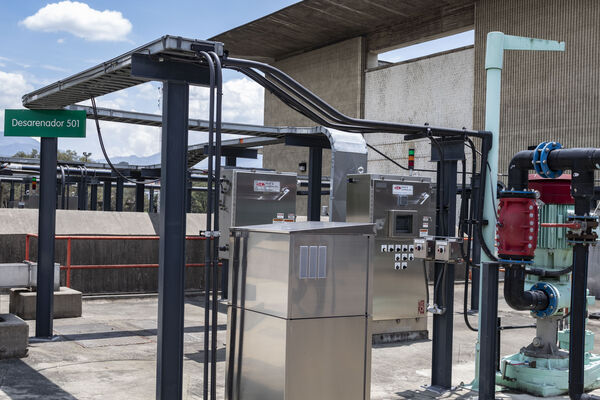 Planta de tratamiento de San Fernando 20 años de servicio
Fecha: Mayo 14 de 2020
Para descargar esta fotografía en alta resolución, haga clic sobre la imagen hasta que la misma se despliegue en la pantalla completa; luego dé clic derecho y elija la opción "guardar imagen como".
En caso de publicación por cualquier medio, solicitamos acompañarla del crédito: "Foto EPM"
