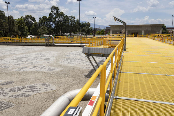 Planta de tratamiento de San Fernando 20 años de servicio
Fecha: Mayo 14 de 2020
Para descargar esta fotografía en alta resolución, haga clic sobre la imagen hasta que la misma se despliegue en la pantalla completa; luego dé clic derecho y elija la opción "guardar imagen como".
En caso de publicación por cualquier medio, solicitamos acompañarla del crédito: "Foto EPM"
