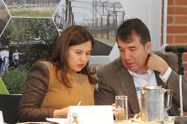 Rueda de prensa – Entrada en operación de Nueva Esperanza
Rueda de prensa – Entrada en operación de Nueva Esperanza
Fecha: Mayo 16 de 2017. Ciudad: Bogotá
Para descargar esta fotografía en alta resolución, haga clic sobre la imagen hasta que la misma se despliegue en la pantalla completa; luego dé clic derecho y elija la opción "guardar imagen como". 
En caso de publicación por cualquier medio, solicitamos acompañarla del crédito: "Foto EPM"
Palabras clave: Rueda de prensa – Entrada en operación de Nueva Esperanza