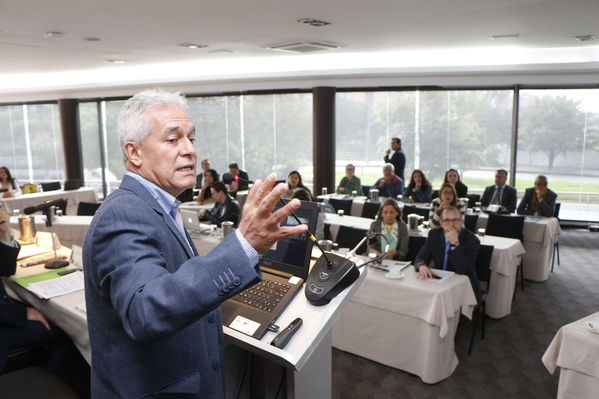 Rueda de prensa – Entrada en operación de Nueva Esperanza
Rueda de prensa – Entrada en operación de Nueva Esperanza
Fecha: Mayo 16 de 2017. Ciudad: Bogotá
Para descargar esta fotografía en alta resolución, haga clic sobre la imagen hasta que la misma se despliegue en la pantalla completa; luego dé clic derecho y elija la opción "guardar imagen como". 
En caso de publicación por cualquier medio, solicitamos acompañarla del crédito: "Foto EPM"
Palabras clave: Rueda de prensa – Entrada en operación de Nueva Esperanza