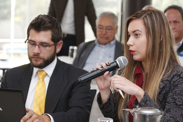Rueda de prensa – Entrada en operación de Nueva Esperanza
Rueda de prensa – Entrada en operación de Nueva Esperanza
Fecha: Mayo 16 de 2017. Ciudad: Bogotá
Para descargar esta fotografía en alta resolución, haga clic sobre la imagen hasta que la misma se despliegue en la pantalla completa; luego dé clic derecho y elija la opción "guardar imagen como". 
En caso de publicación por cualquier medio, solicitamos acompañarla del crédito: "Foto EPM"
Palabras clave: Rueda de prensa – Entrada en operación de Nueva Esperanza