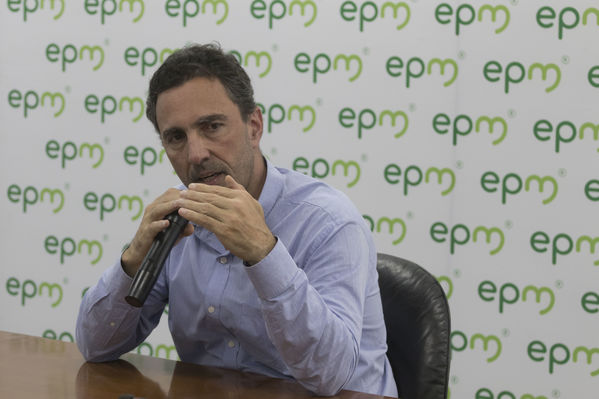 Rueda Prensa Contingencia Hidroituango Mayo 25
Fecha: Mayo 25 2018.
Rueda Prensa Contingencia Hidroituango.
Para descargar esta fotografía en alta resolución, haga clic sobre la imagen hasta que la misma se despliegue en la pantalla completa; luego dé clic derecho y elija la opción "guardar imagen como". 
En caso de publicación por cualquier medio, solicitamos acompañarla del crédito: "Foto EPM"
Palabras clave: Rueda Prensa Contingencia Hidroituango Mayo 25
