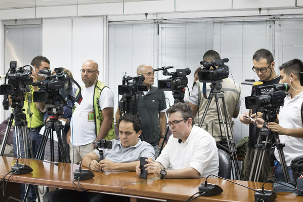 Rueda Prensa Contingencia Hidroituango Mayo 25
Fecha: Mayo 25 2018.
Rueda Prensa Contingencia Hidroituango.
Para descargar esta fotografía en alta resolución, haga clic sobre la imagen hasta que la misma se despliegue en la pantalla completa; luego dé clic derecho y elija la opción "guardar imagen como". 
En caso de publicación por cualquier medio, solicitamos acompañarla del crédito: "Foto EPM"
Palabras clave: Rueda Prensa Contingencia Hidroituango Mayo 25