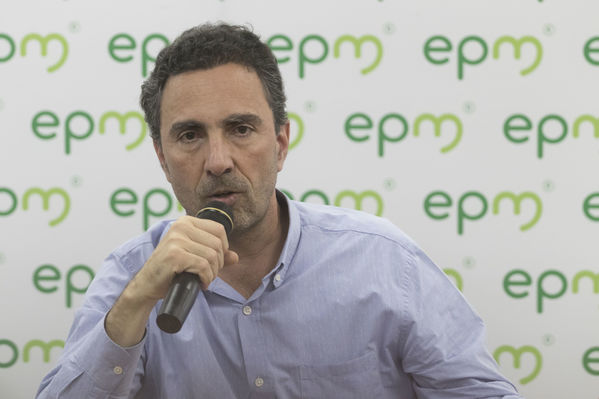 Rueda Prensa Contingencia Hidroituango Mayo 25
Fecha: Mayo 25 2018.
Rueda Prensa Contingencia Hidroituango.
Para descargar esta fotografía en alta resolución, haga clic sobre la imagen hasta que la misma se despliegue en la pantalla completa; luego dé clic derecho y elija la opción "guardar imagen como". 
En caso de publicación por cualquier medio, solicitamos acompañarla del crédito: "Foto EPM"
Palabras clave: Rueda Prensa Contingencia Hidroituango Mayo 25