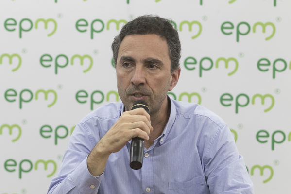 Rueda Prensa Contingencia Hidroituango Mayo 25
Fecha: Mayo 25 2018.
Rueda Prensa Contingencia Hidroituango.
Para descargar esta fotografía en alta resolución, haga clic sobre la imagen hasta que la misma se despliegue en la pantalla completa; luego dé clic derecho y elija la opción "guardar imagen como". 
En caso de publicación por cualquier medio, solicitamos acompañarla del crédito: "Foto EPM"
Palabras clave: Rueda Prensa Contingencia Hidroituango Mayo 25