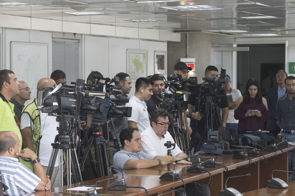 Rueda Prensa Contingencia Hidroituango Mayo 25
Fecha: Mayo 25 2018.
Rueda Prensa Contingencia Hidroituango.
Para descargar esta fotografía en alta resolución, haga clic sobre la imagen hasta que la misma se despliegue en la pantalla completa; luego dé clic derecho y elija la opción "guardar imagen como". 
En caso de publicación por cualquier medio, solicitamos acompañarla del crédito: "Foto EPM"
Palabras clave: Rueda Prensa Contingencia Hidroituango Mayo 25