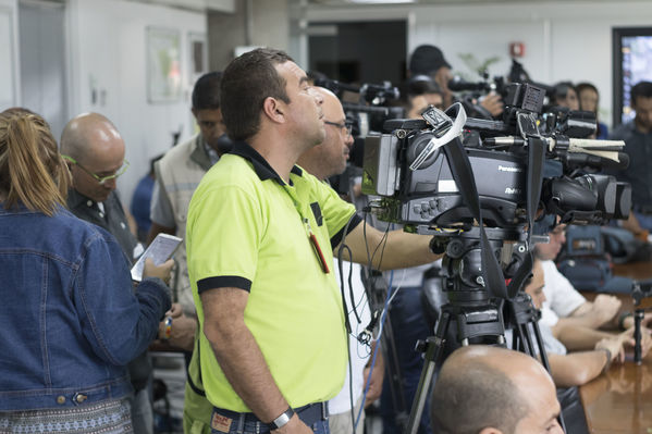 Rueda Prensa Contingencia Hidroituango Mayo 25
Fecha: Mayo 25 2018.
Rueda Prensa Contingencia Hidroituango.
Para descargar esta fotografía en alta resolución, haga clic sobre la imagen hasta que la misma se despliegue en la pantalla completa; luego dé clic derecho y elija la opción "guardar imagen como". 
En caso de publicación por cualquier medio, solicitamos acompañarla del crédito: "Foto EPM"
Palabras clave: Rueda Prensa Contingencia Hidroituango Mayo 25
