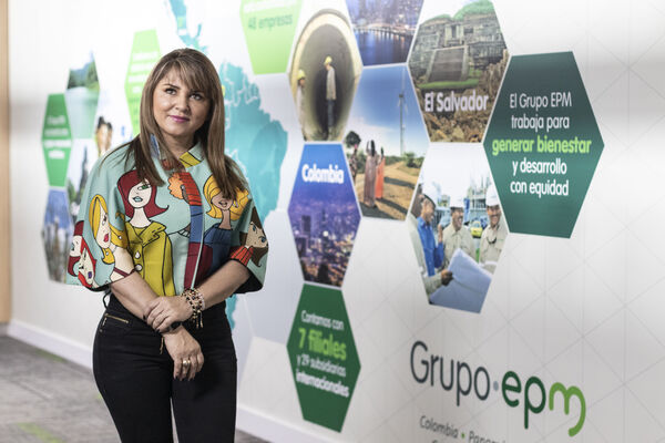 VP Relaciones Corporativas Mabel López
VP Relaciones Corporativas Mabel López
Fecha: Mayo 25 2021
Para descargar esta fotografía en alta resolución, haga clic sobre la imagen hasta que la misma se despliegue en la pantalla completa; luego dé clic derecho y elija la opción "guardar imagen como". 
En caso de publicación por cualquier medio, solicitamos acompañarla del crédito: "Foto EPM"
Palabras clave: VP Relaciones Corporativas Mabel López
