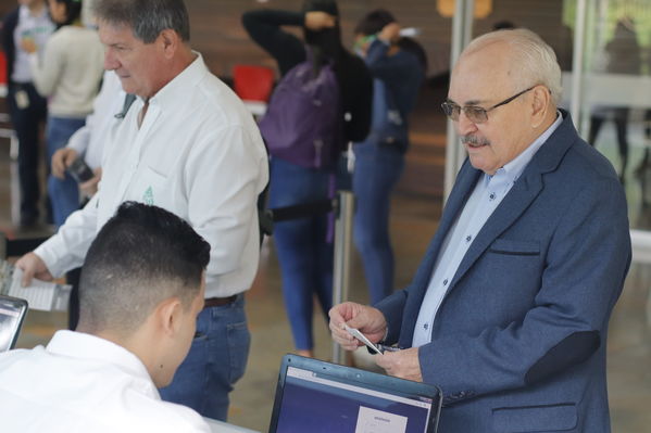 Innovar+
Innovar+
Fecha: 28 Mayo 2019.
Para descargar esta fotografía en alta resolución, haga clic sobre la imagen hasta que la misma se despliegue en la pantalla completa; luego dé clic derecho y elija la opción "guardar imagen como". 
En caso de publicación por cualquier medio, solicitamos acompañarla del crédito: "Foto EPM"
Palabras clave: Innovar+