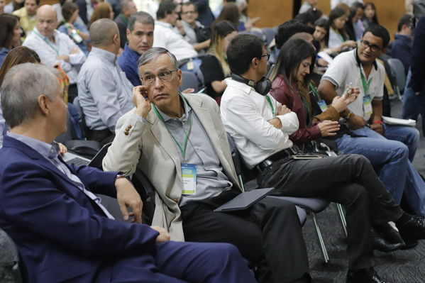 Innovar+
Innovar+
Fecha: 28 Mayo 2019.
Para descargar esta fotografía en alta resolución, haga clic sobre la imagen hasta que la misma se despliegue en la pantalla completa; luego dé clic derecho y elija la opción "guardar imagen como". 
En caso de publicación por cualquier medio, solicitamos acompañarla del crédito: "Foto EPM"
Palabras clave: Innovar+