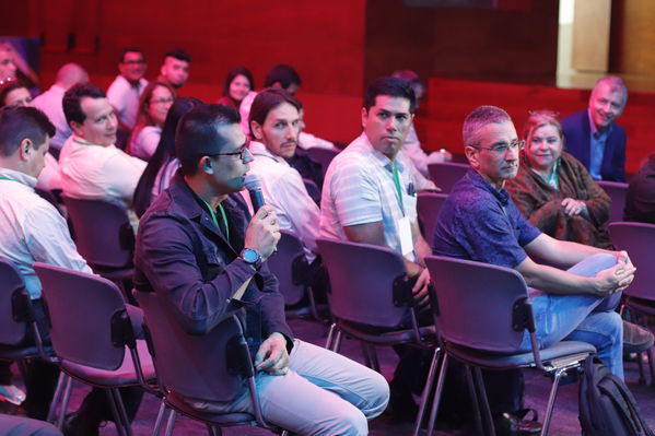 Innovar+
Innovar+
Fecha: 28 Mayo 2019.
Para descargar esta fotografía en alta resolución, haga clic sobre la imagen hasta que la misma se despliegue en la pantalla completa; luego dé clic derecho y elija la opción "guardar imagen como". 
En caso de publicación por cualquier medio, solicitamos acompañarla del crédito: "Foto EPM"
Palabras clave: Innovar+