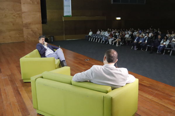 Innovar+
Innovar+
Fecha: 28 Mayo 2019.
Para descargar esta fotografía en alta resolución, haga clic sobre la imagen hasta que la misma se despliegue en la pantalla completa; luego dé clic derecho y elija la opción "guardar imagen como". 
En caso de publicación por cualquier medio, solicitamos acompañarla del crédito: "Foto EPM"
Palabras clave: Innovar+