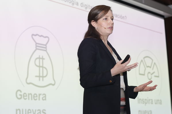 Innovar+
Innovar+
Fecha: 28 Mayo 2019.
Para descargar esta fotografía en alta resolución, haga clic sobre la imagen hasta que la misma se despliegue en la pantalla completa; luego dé clic derecho y elija la opción "guardar imagen como". 
En caso de publicación por cualquier medio, solicitamos acompañarla del crédito: "Foto EPM"
Palabras clave: Innovar+