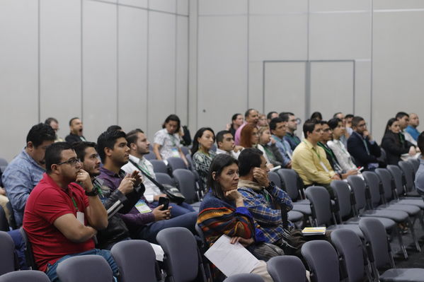 Innovar+
Innovar+
Fecha: 28 Mayo 2019.
Para descargar esta fotografía en alta resolución, haga clic sobre la imagen hasta que la misma se despliegue en la pantalla completa; luego dé clic derecho y elija la opción "guardar imagen como". 
En caso de publicación por cualquier medio, solicitamos acompañarla del crédito: "Foto EPM"
Palabras clave: Innovar+