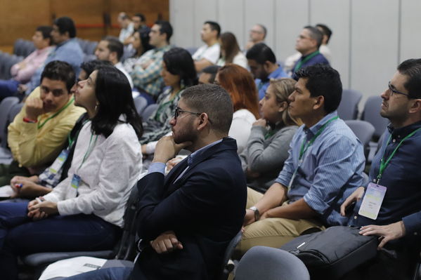Innovar+
Innovar+
Fecha: 28 Mayo 2019.
Para descargar esta fotografía en alta resolución, haga clic sobre la imagen hasta que la misma se despliegue en la pantalla completa; luego dé clic derecho y elija la opción "guardar imagen como". 
En caso de publicación por cualquier medio, solicitamos acompañarla del crédito: "Foto EPM"
Palabras clave: Innovar+