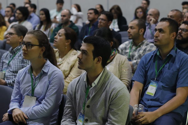 Innovar+
Innovar+
Fecha: 28 Mayo 2019.
Para descargar esta fotografía en alta resolución, haga clic sobre la imagen hasta que la misma se despliegue en la pantalla completa; luego dé clic derecho y elija la opción "guardar imagen como". 
En caso de publicación por cualquier medio, solicitamos acompañarla del crédito: "Foto EPM"
Palabras clave: Innovar+