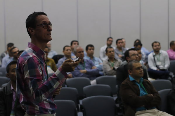 Innovar+
Innovar+
Fecha: 28 Mayo 2019.
Para descargar esta fotografía en alta resolución, haga clic sobre la imagen hasta que la misma se despliegue en la pantalla completa; luego dé clic derecho y elija la opción "guardar imagen como". 
En caso de publicación por cualquier medio, solicitamos acompañarla del crédito: "Foto EPM"
Palabras clave: Innovar+