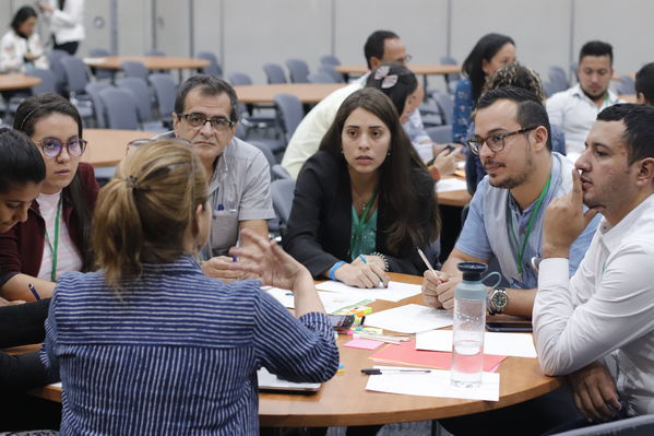 Innovar+
Innovar+
Fecha: 28 Mayo 2019.
Para descargar esta fotografía en alta resolución, haga clic sobre la imagen hasta que la misma se despliegue en la pantalla completa; luego dé clic derecho y elija la opción "guardar imagen como". 
En caso de publicación por cualquier medio, solicitamos acompañarla del crédito: "Foto EPM"
Palabras clave: Innovar+