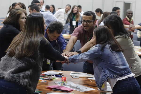 Innovar+
Innovar+
Fecha: 28 Mayo 2019.
Para descargar esta fotografía en alta resolución, haga clic sobre la imagen hasta que la misma se despliegue en la pantalla completa; luego dé clic derecho y elija la opción "guardar imagen como". 
En caso de publicación por cualquier medio, solicitamos acompañarla del crédito: "Foto EPM"
Palabras clave: Innovar+