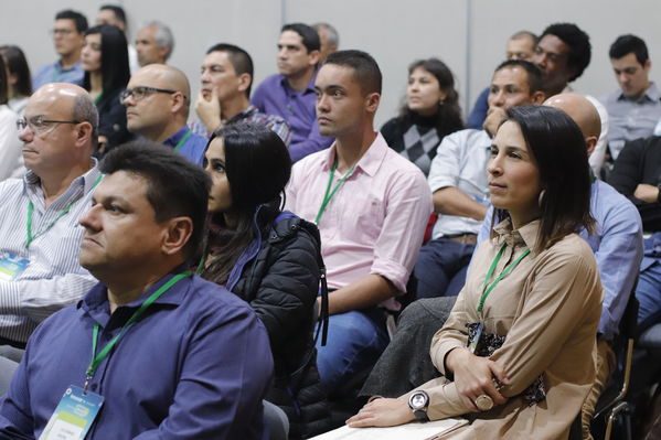 Innovar+
Innovar+
Fecha: 28 Mayo 2019.
Para descargar esta fotografía en alta resolución, haga clic sobre la imagen hasta que la misma se despliegue en la pantalla completa; luego dé clic derecho y elija la opción "guardar imagen como". 
En caso de publicación por cualquier medio, solicitamos acompañarla del crédito: "Foto EPM"
Palabras clave: Innovar+