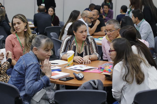 Innovar+
Innovar+
Fecha: 28 Mayo 2019.
Para descargar esta fotografía en alta resolución, haga clic sobre la imagen hasta que la misma se despliegue en la pantalla completa; luego dé clic derecho y elija la opción "guardar imagen como". 
En caso de publicación por cualquier medio, solicitamos acompañarla del crédito: "Foto EPM"
Palabras clave: Innovar+