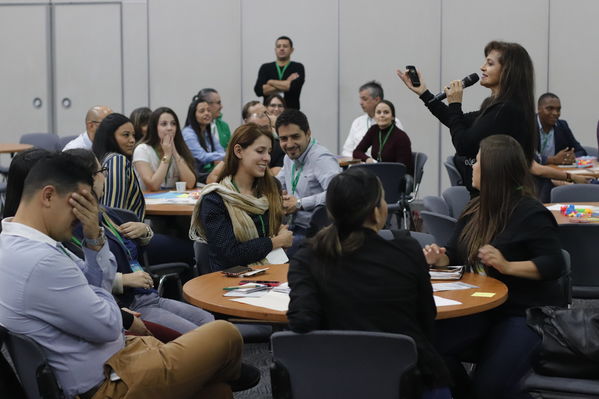Innovar+
Innovar+
Fecha: 28 Mayo 2019.
Para descargar esta fotografía en alta resolución, haga clic sobre la imagen hasta que la misma se despliegue en la pantalla completa; luego dé clic derecho y elija la opción "guardar imagen como". 
En caso de publicación por cualquier medio, solicitamos acompañarla del crédito: "Foto EPM"
Palabras clave: Innovar+
