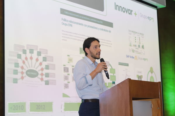 Innovar+
Innovar+
Fecha: 28 Mayo 2019.
Para descargar esta fotografía en alta resolución, haga clic sobre la imagen hasta que la misma se despliegue en la pantalla completa; luego dé clic derecho y elija la opción "guardar imagen como". 
En caso de publicación por cualquier medio, solicitamos acompañarla del crédito: "Foto EPM"
Palabras clave: Innovar+