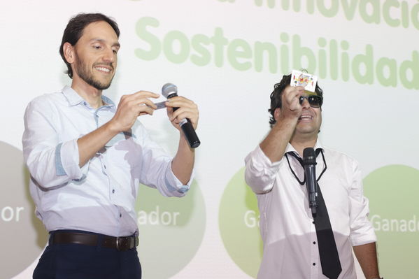 Innovar+
Innovar+
Fecha: 28 Mayo 2019.
Para descargar esta fotografía en alta resolución, haga clic sobre la imagen hasta que la misma se despliegue en la pantalla completa; luego dé clic derecho y elija la opción "guardar imagen como". 
En caso de publicación por cualquier medio, solicitamos acompañarla del crédito: "Foto EPM"
Palabras clave: Innovar+