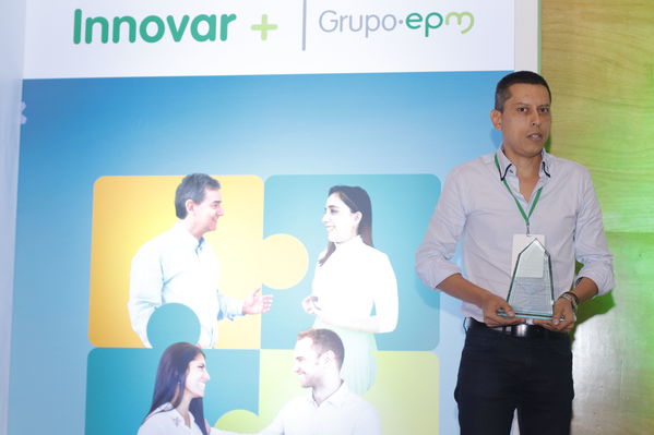 Innovar+
Innovar+
Fecha: 28 Mayo 2019.
Para descargar esta fotografía en alta resolución, haga clic sobre la imagen hasta que la misma se despliegue en la pantalla completa; luego dé clic derecho y elija la opción "guardar imagen como". 
En caso de publicación por cualquier medio, solicitamos acompañarla del crédito: "Foto EPM"
Palabras clave: Innovar+