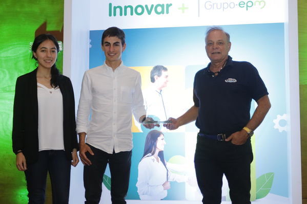 Innovar+
Innovar+
Fecha: 28 Mayo 2019.
Para descargar esta fotografía en alta resolución, haga clic sobre la imagen hasta que la misma se despliegue en la pantalla completa; luego dé clic derecho y elija la opción "guardar imagen como". 
En caso de publicación por cualquier medio, solicitamos acompañarla del crédito: "Foto EPM"
Palabras clave: Innovar+