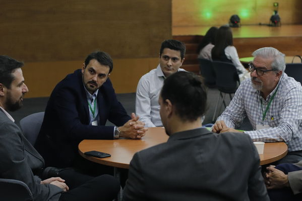 Innovar+
Innovar+
Fecha: 28 Mayo 2019.
Para descargar esta fotografía en alta resolución, haga clic sobre la imagen hasta que la misma se despliegue en la pantalla completa; luego dé clic derecho y elija la opción "guardar imagen como". 
En caso de publicación por cualquier medio, solicitamos acompañarla del crédito: "Foto EPM"
Palabras clave: Innovar+