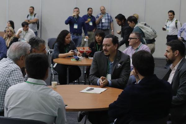 Innovar+
Innovar+
Fecha: 28 Mayo 2019.
Para descargar esta fotografía en alta resolución, haga clic sobre la imagen hasta que la misma se despliegue en la pantalla completa; luego dé clic derecho y elija la opción "guardar imagen como". 
En caso de publicación por cualquier medio, solicitamos acompañarla del crédito: "Foto EPM"
Palabras clave: Innovar+