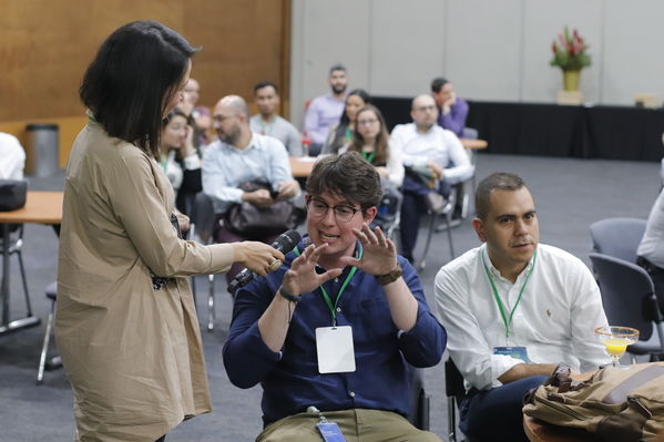 Innovar+
Innovar+
Fecha: 28 Mayo 2019.
Para descargar esta fotografía en alta resolución, haga clic sobre la imagen hasta que la misma se despliegue en la pantalla completa; luego dé clic derecho y elija la opción "guardar imagen como". 
En caso de publicación por cualquier medio, solicitamos acompañarla del crédito: "Foto EPM"
Palabras clave: Innovar+